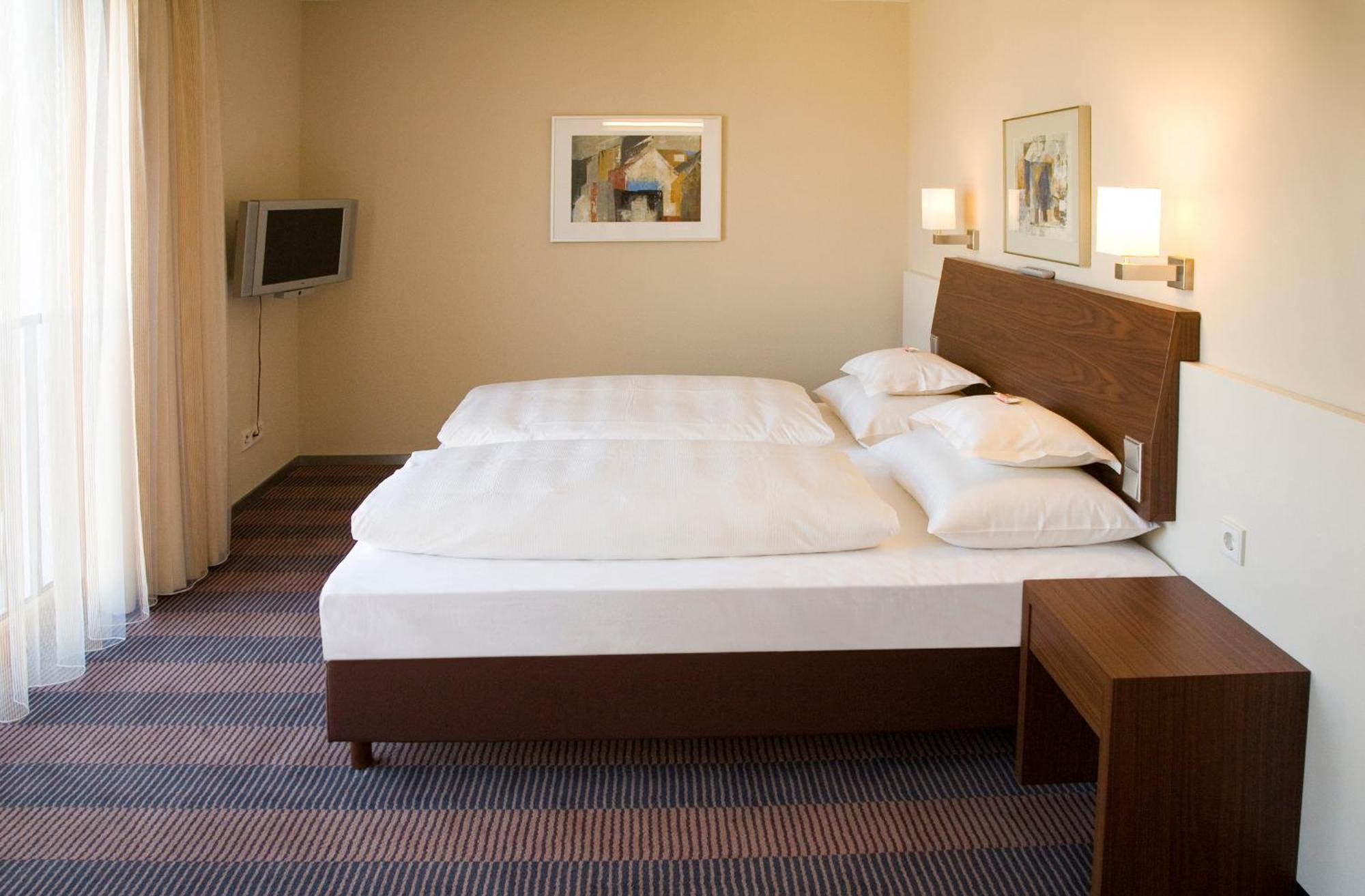 Hotel Gasthof Kroenele Lustenau Dış mekan fotoğraf